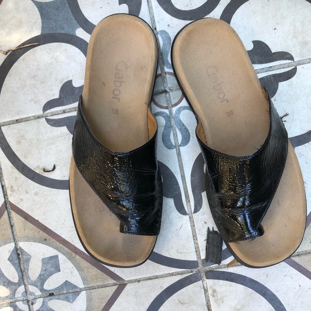 Gabor black patent sandals 38